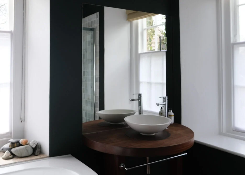 Room 3 bathroom