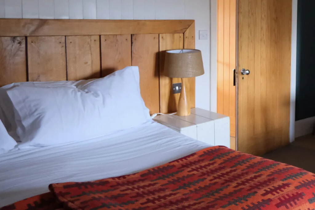 Room 4 bed